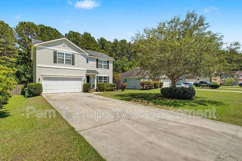 Savannah House: 1538 Bradley Blvd