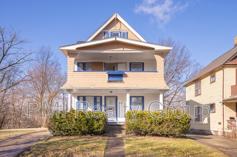 Cleveland Condo: 2936 E128th St