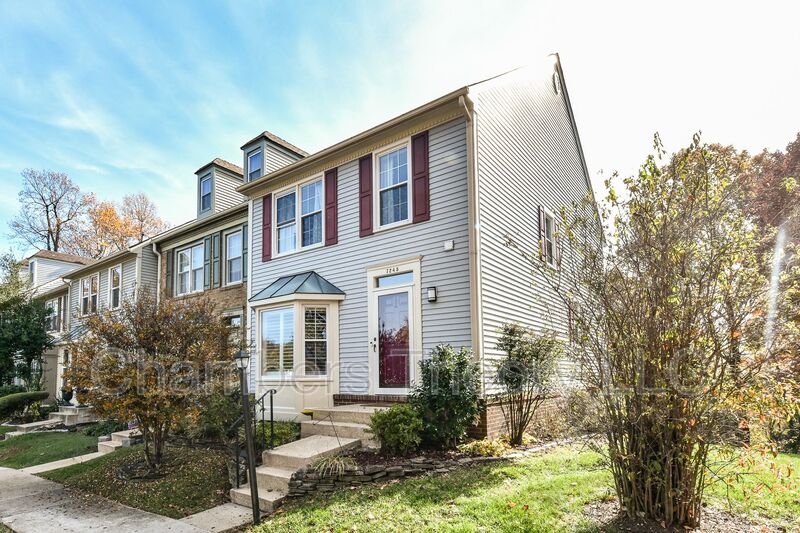 Alexandria House: 7245 Worsley Way