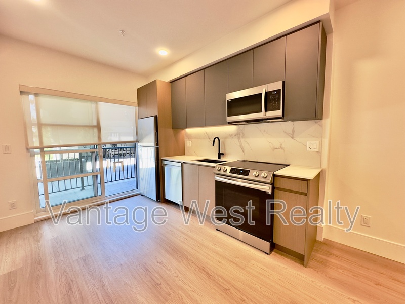 Kelowna Condo: 223-720 K.L.O. Rd