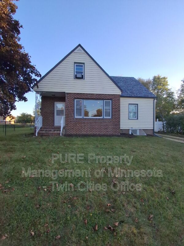 Hugo House: 5557 146th St N