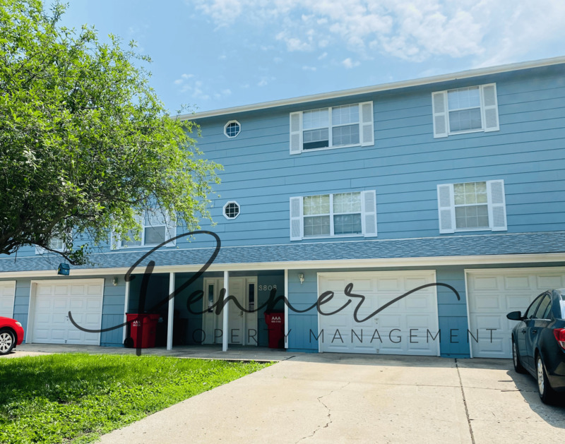 Blue Springs House: 3808-C SW 8th Terrace