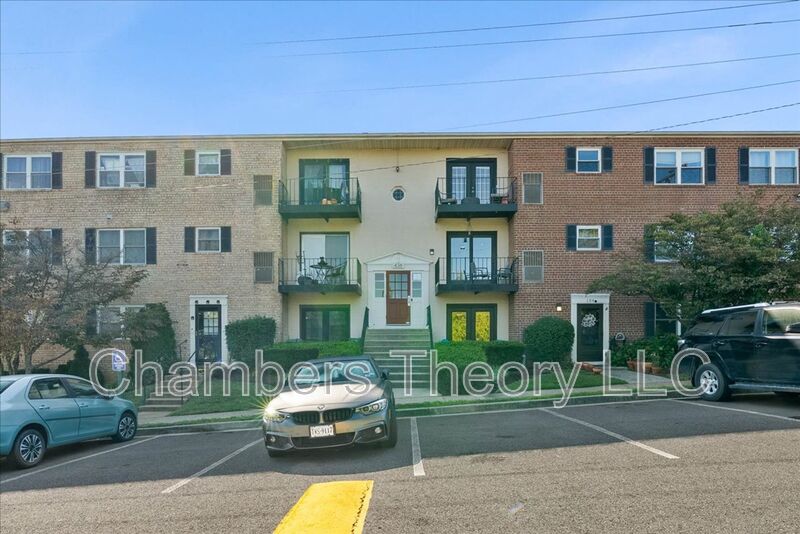 Alexandria Condo: 436 N Armistead St