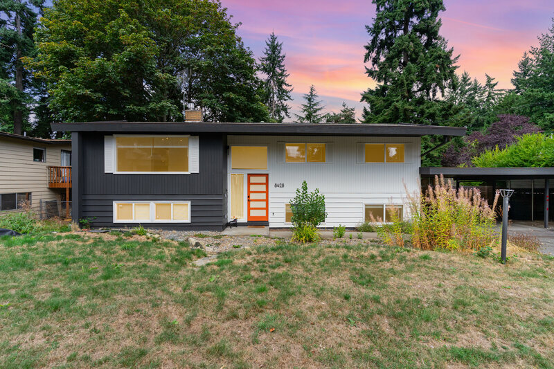 Kirkland House: 8428 NE 132nd Pl
