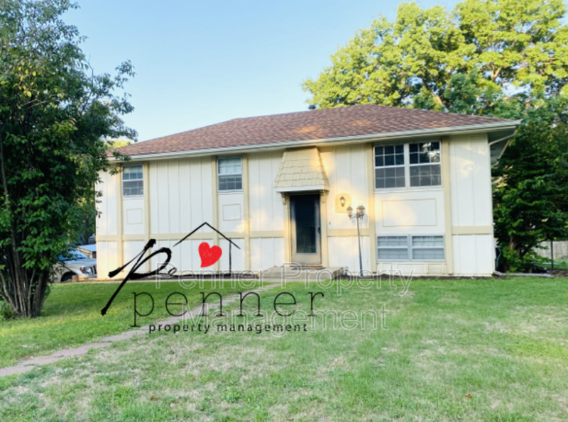 Request a Viewing for 505 NE Sunnybrook Dr Tenant Turner