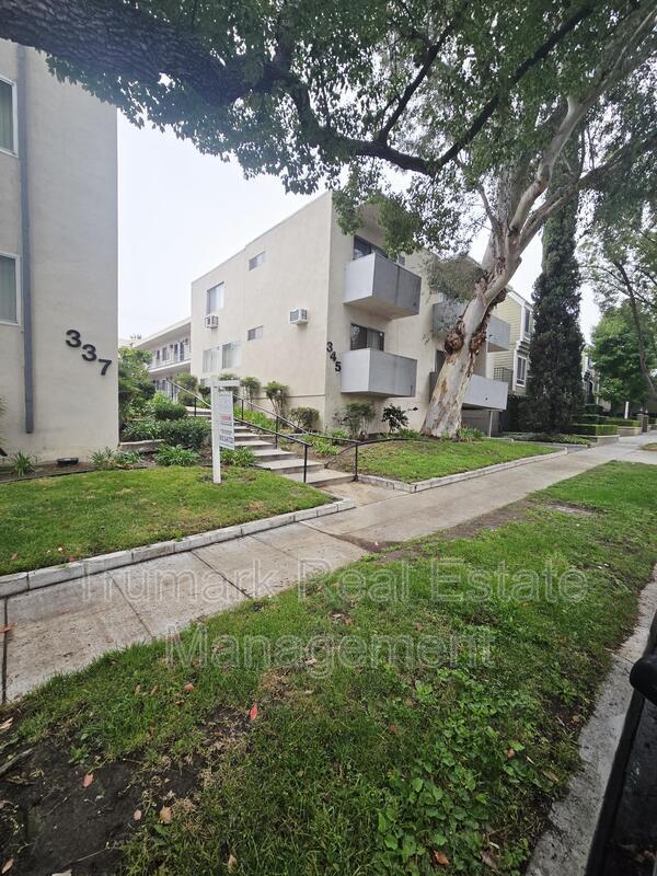 Burbank Condo: 345 E Tujunga Ave