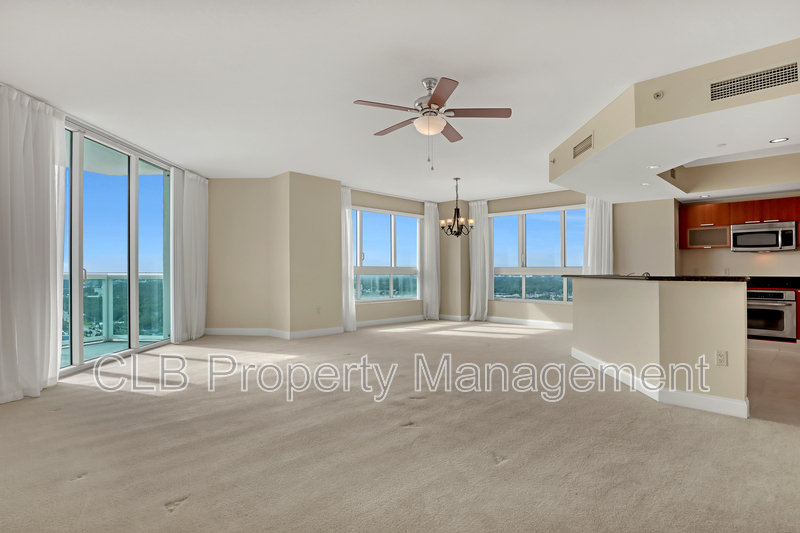 Holly Hill Condo: 231 Riverside Dr