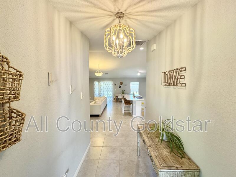 Port Charlotte House: 11373 Visby Ave