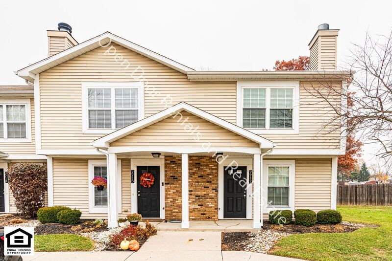 Fort Wayne Townhome: 7717 E State Blvd