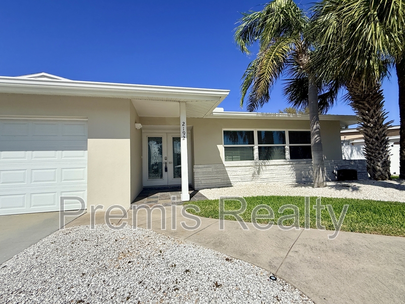 Belleair Beach House: 2192 Louisa Drive