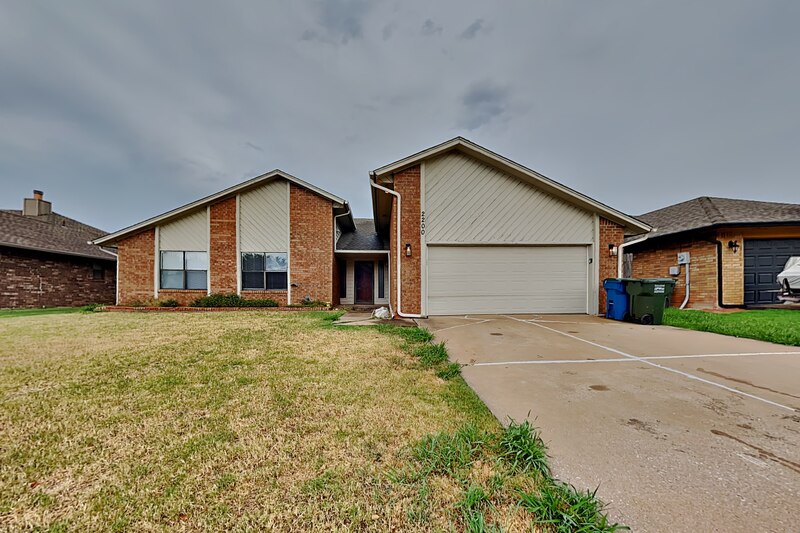 Edmond House: 2200 Sandy Creek Trl