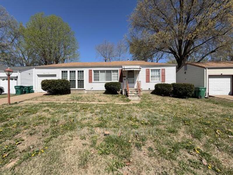 Saint Louis House: 1153 Kilgore Dr