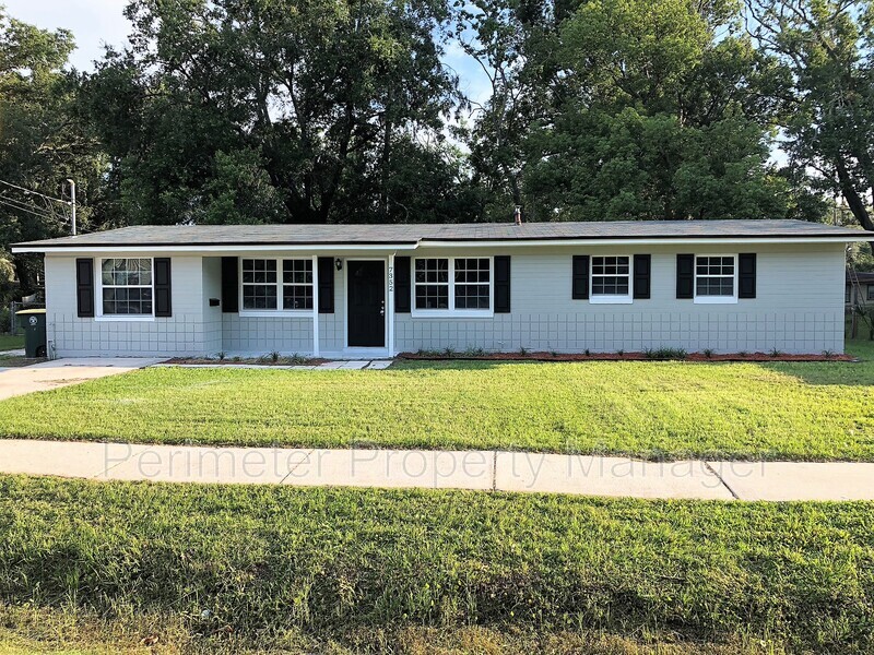 Jacksonville House: 7352 Old Kings Road South