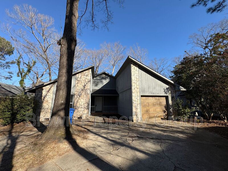 Fayetteville House: 5824 Horton Place