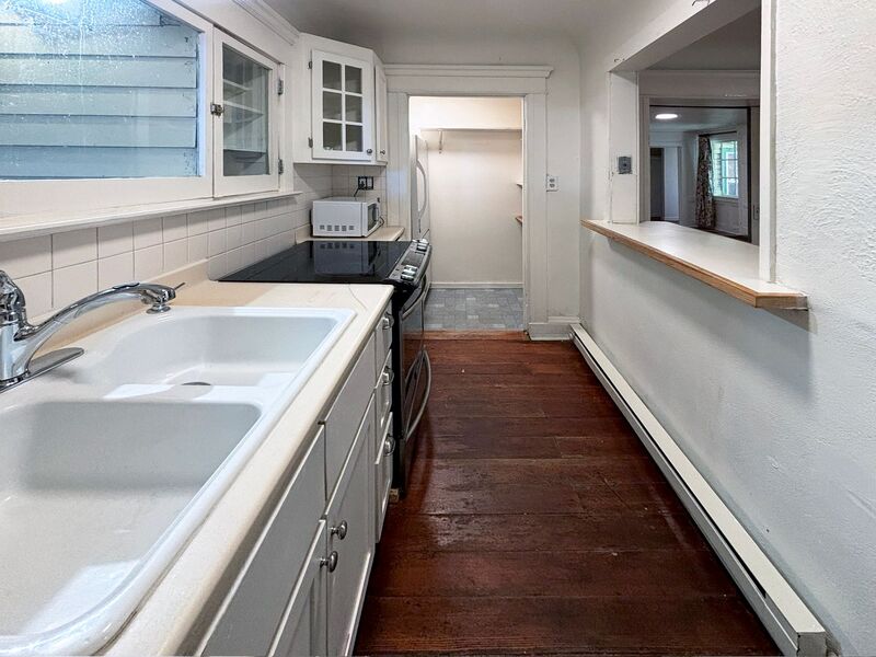 Photo 11 of rental home at 444 Blair Boulevard