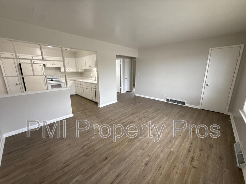 Milwaukee Condo: 7701 West Hampton Avenue