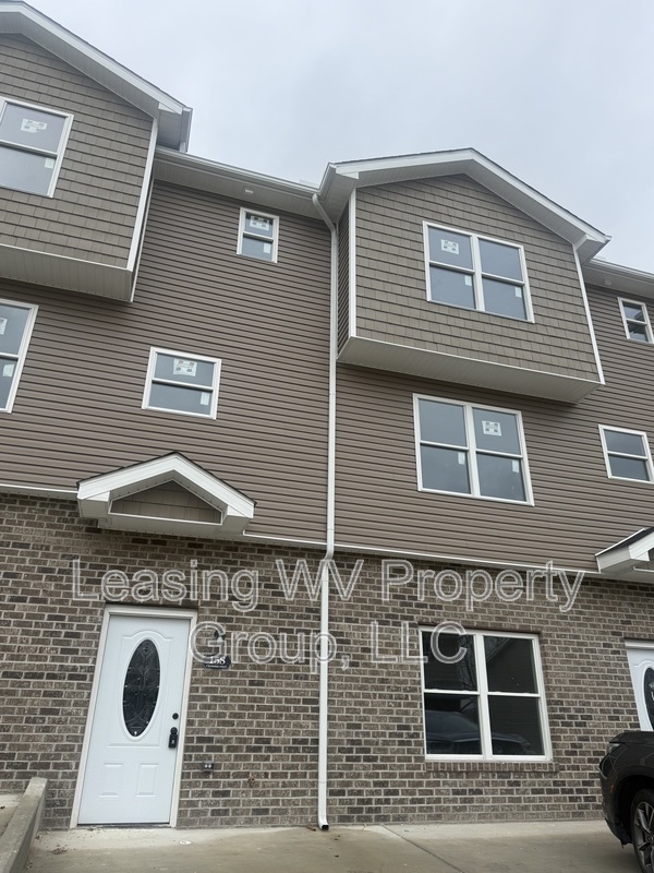 Hurricane Townhome: 158 Christian Court