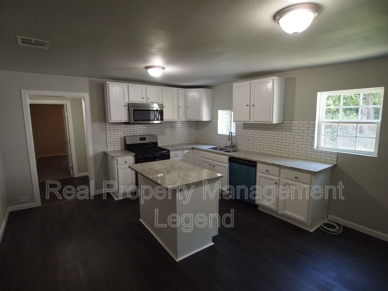 Sherman House: 502 S. Rusk