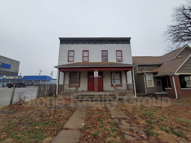 Terre Haute Condo: 420 South 7th Street