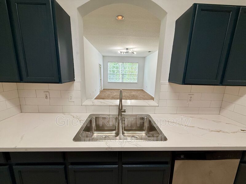 Jacksonville House: 10550 Baymeadows Road