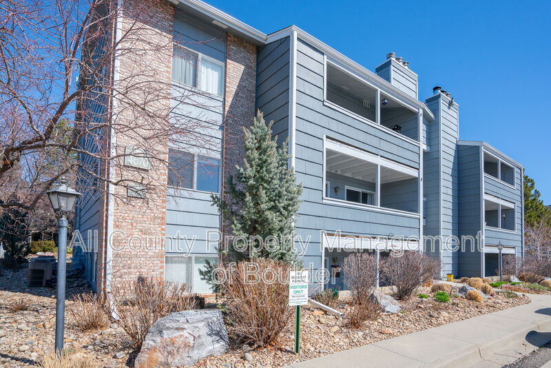 Boulder Condo: 4670 White Rock Cir