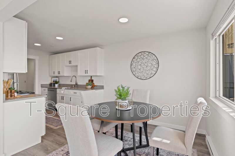 Everett Apartment: 2918 Nassau St ,