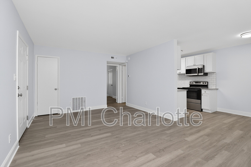 Charlotte Condo: 831 Mcalway Rd