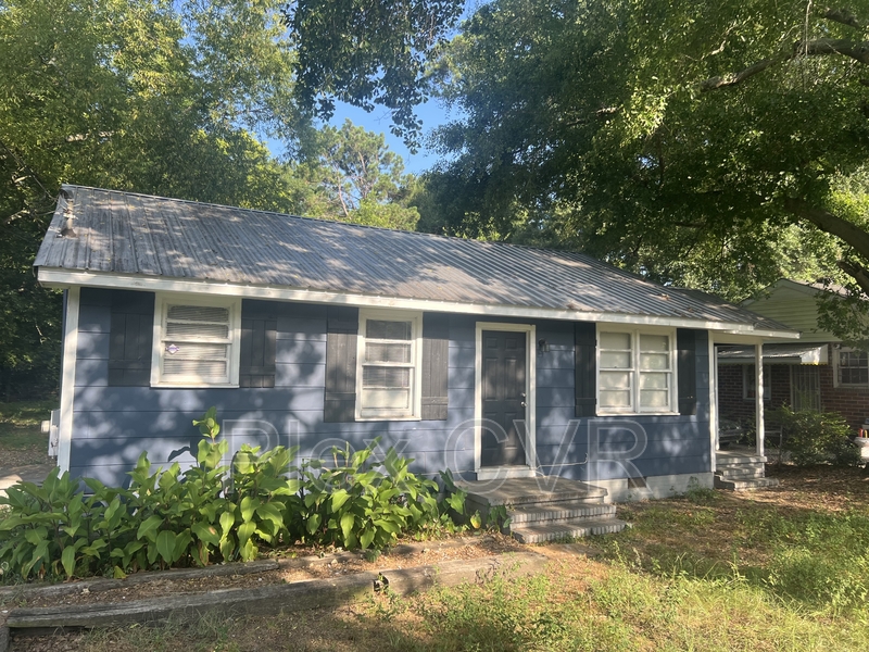 Columbus House: 825 Brooks Road