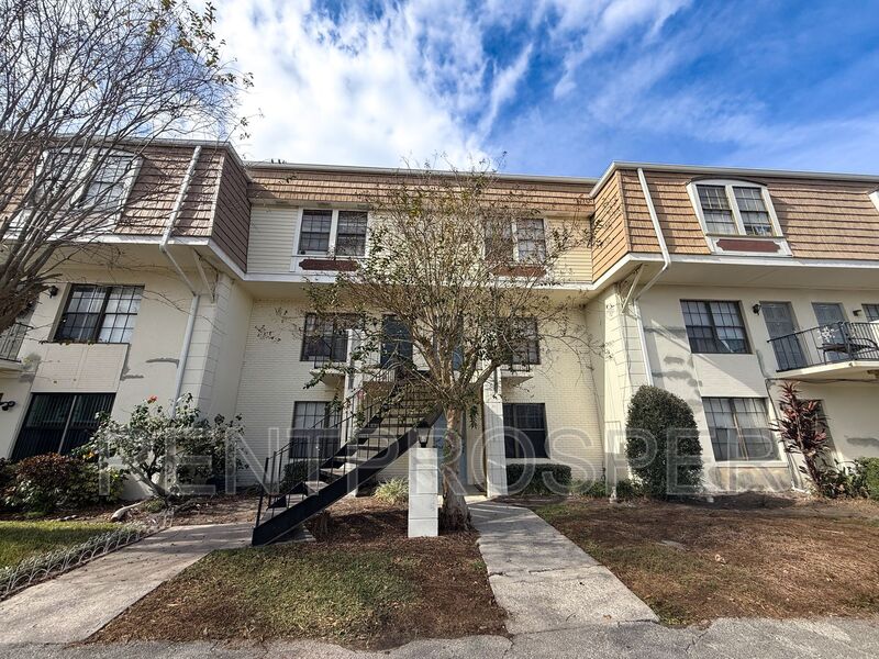 Orlando Condo: 6075 Village Circle
