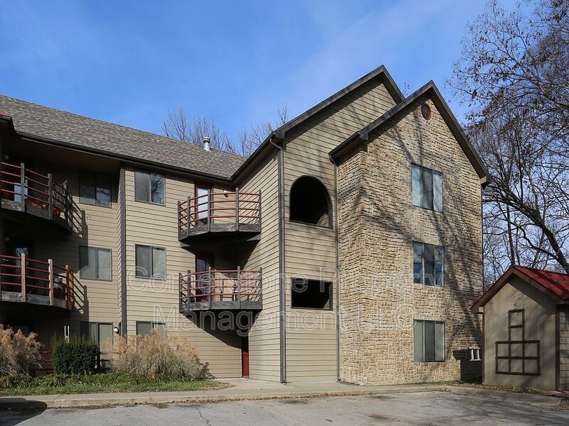Lawrence Condo: 1000 Emery Rd - K02