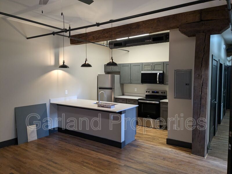 Pulaski Condo: 34 1st St NE