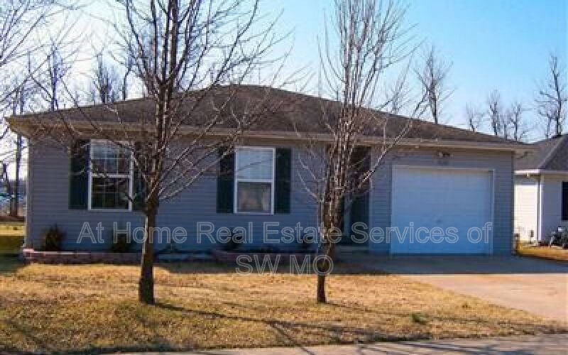 Springfield House: 3128 W College St