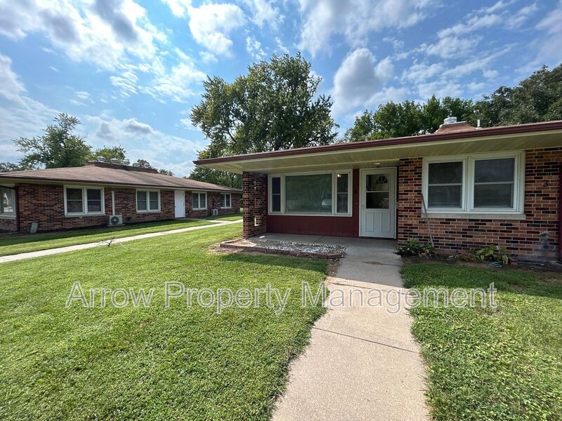 Hamburg House: 407 H Street-12