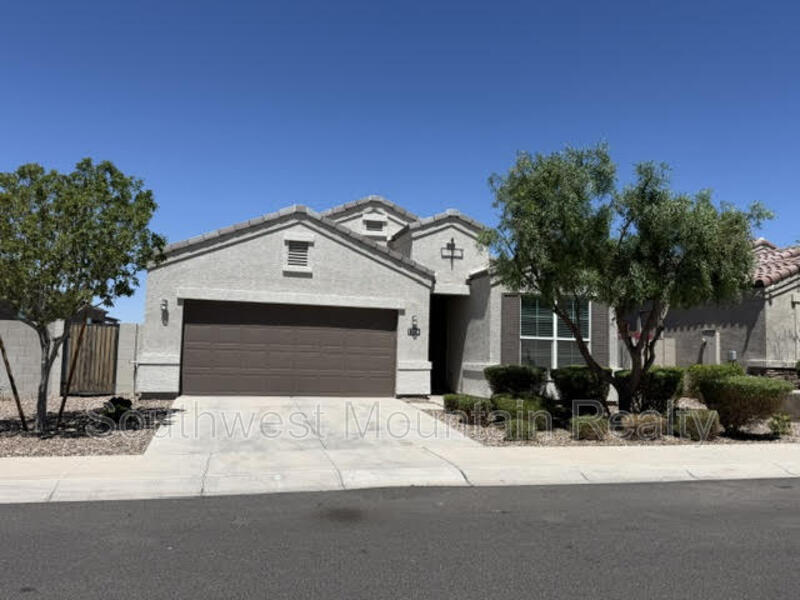 Florence House: 2226 e comiskey dr