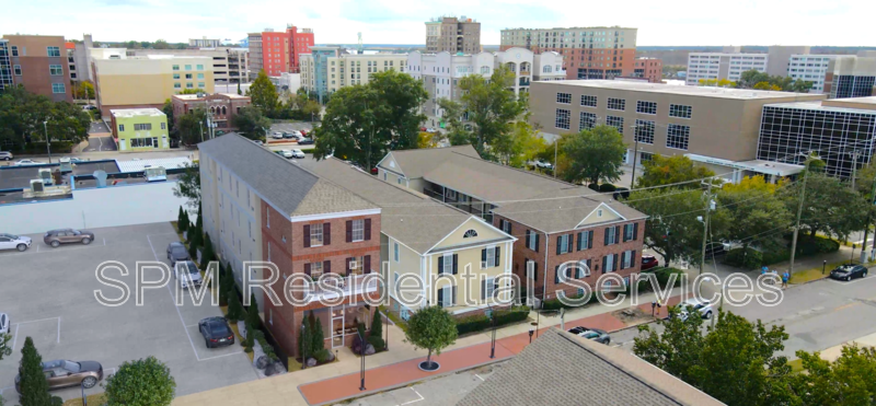 Wilmington House: 214 Red Cross St