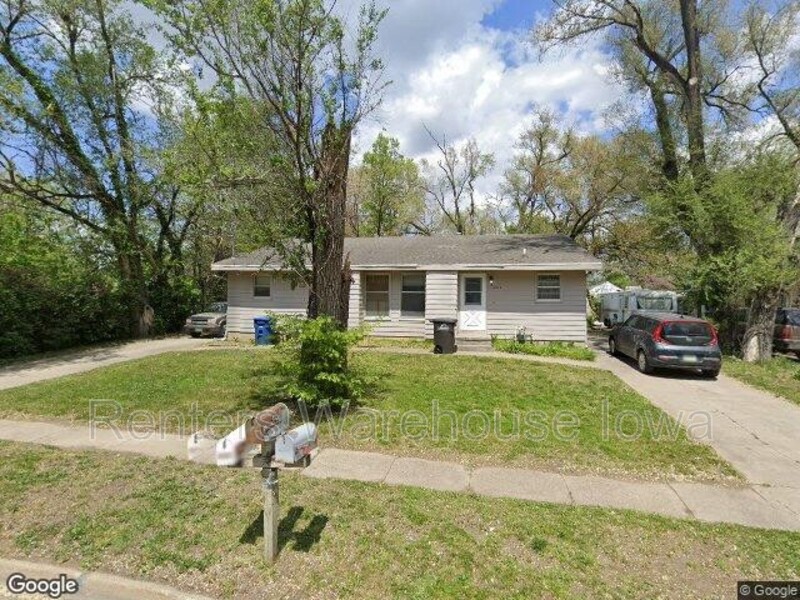 Des Moines Condo: 3012 Raccoon St