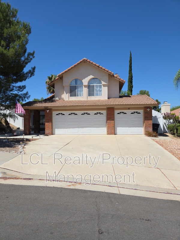 Wildomar House: 22817 Windwood Ln