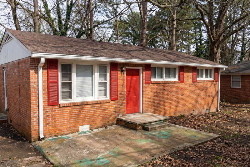 Atlanta House: 324 Macedonia Road Southeast