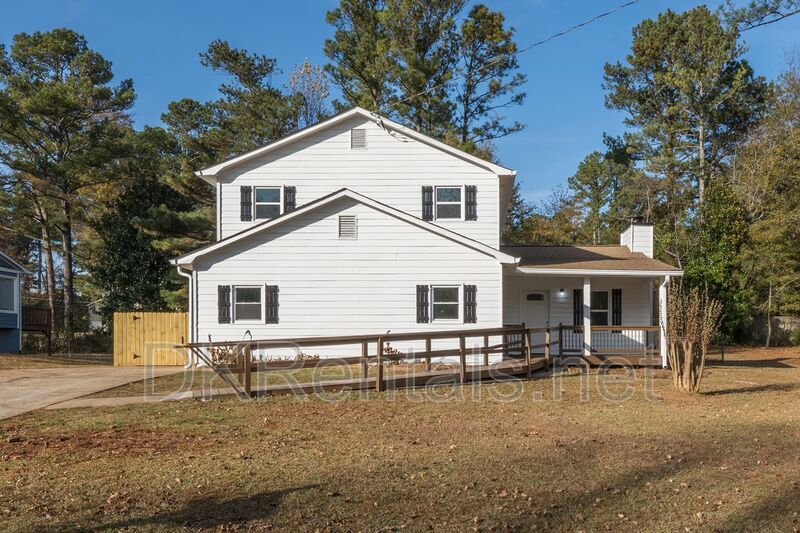 Powder Springs House: 5081 Hubert Dr