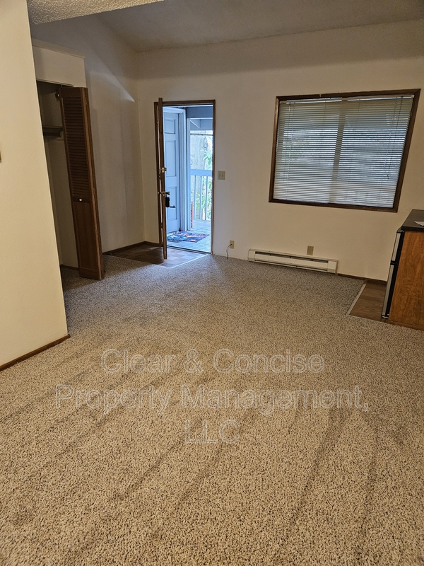 Eugene Condo: 411 W. 15th Ave #4