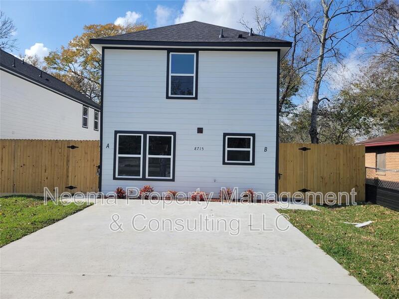 Houston Condo: 8715 Bertwood Street