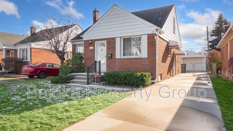 Lincoln Park House: 357 Emmons Boulevard