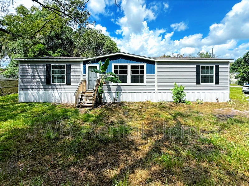Jacksonville House: 8146 Texas St