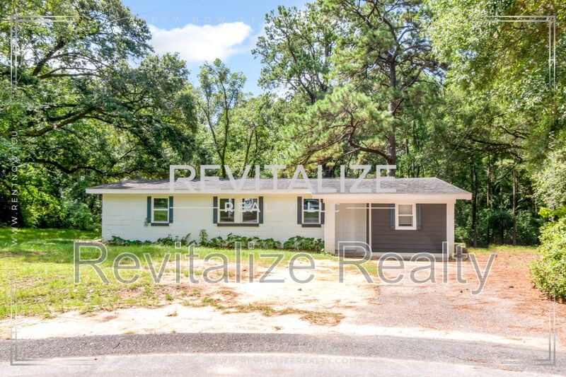 Mobile House: 2365 Sybel Drive