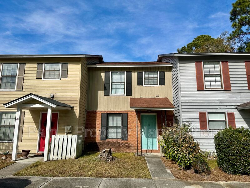 Savannah Townhome: 22 Sand Dollar Ln