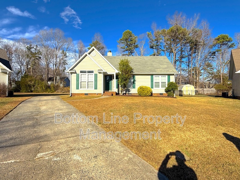 Charlotte House: 6401 Currywood Place