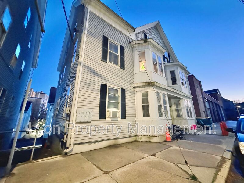 Woonsocket Condo: 31 Mechanic Avenue