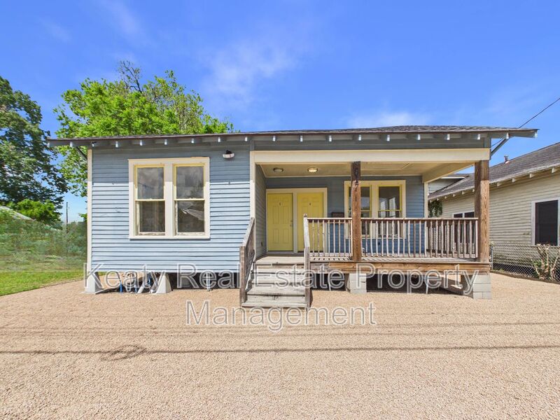 Lafayette House: 617 E Vermilion Street