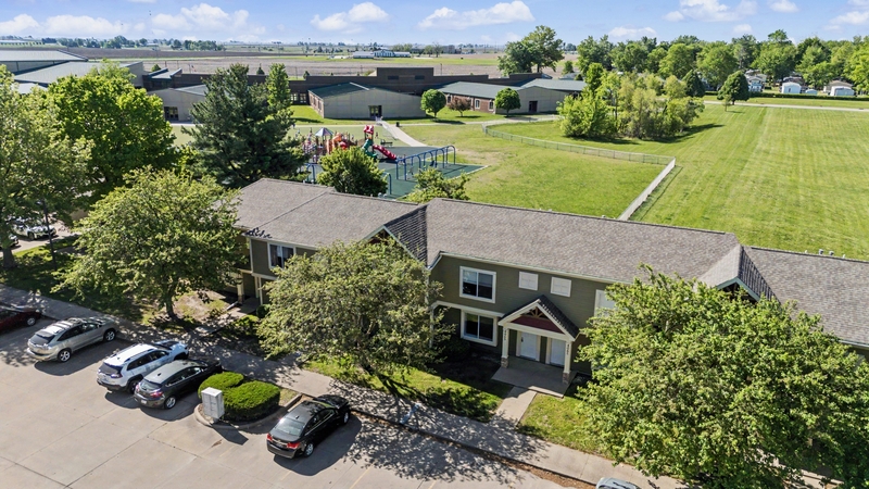 Pella Condo: 408 East 15th Street - 201