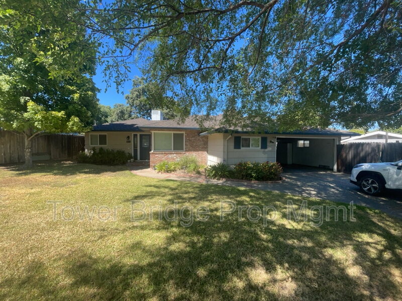 Sacramento House: 3751 El Ricon Way